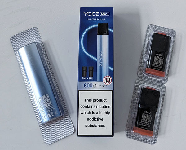 YOOZ Mini vape pod kit and 2 pods packaging